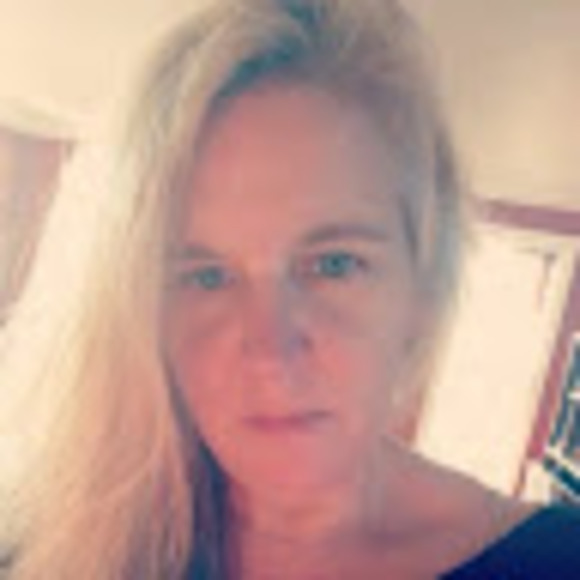 Meet your Posher, Christy - Picture 1 of 1